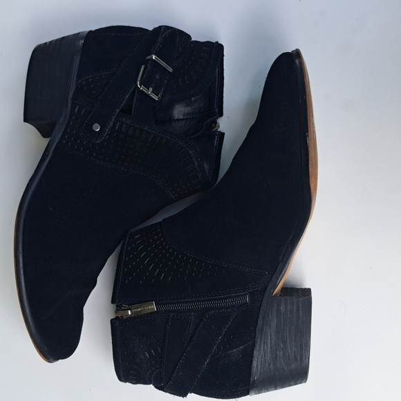 Vince Camuto Black Surde Ankle Booties with Buckle Women's Size 9.5 - Picture 3 of 10